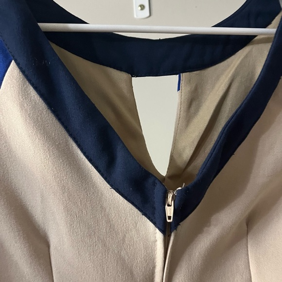 Cream and Blue Dress. Just above the knee length. Key hole front zipper back - Picture 5 of 5